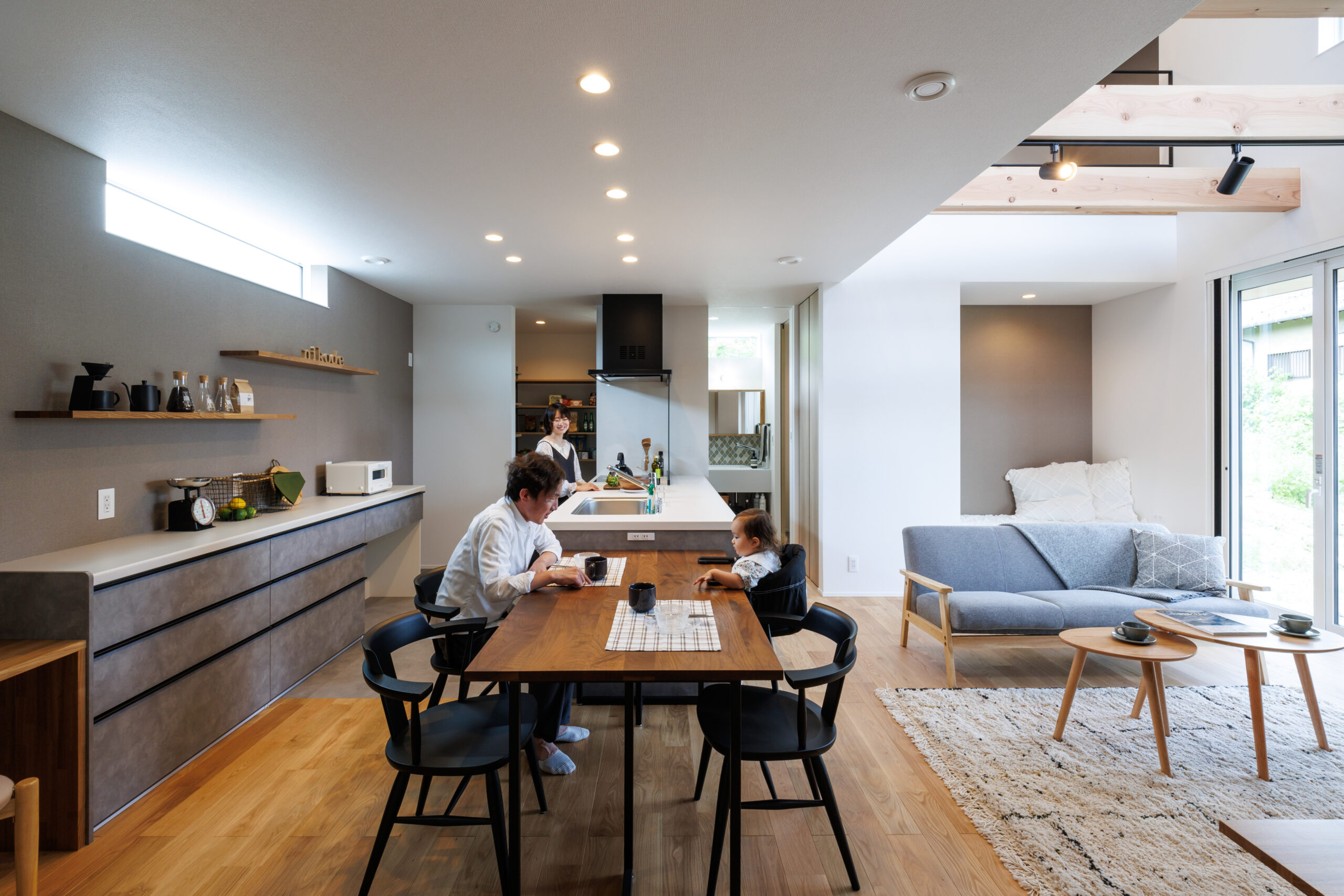 ウチ と ソト につながる住まい - nikode[櫻井建設]